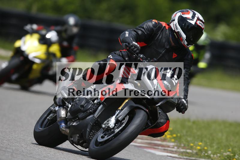 /Archiv-2024/29 12.06.2024 MOTO.CH Track Day ADR/Gruppe blau/42